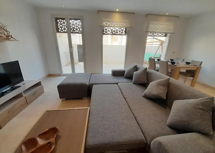Nayah Stays, Beautiful 3-Bedroom Vacation Home