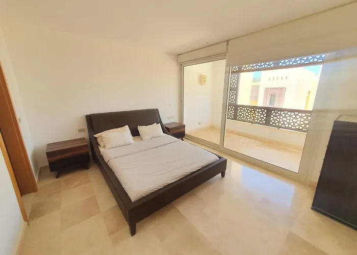 Nayah Stays, Beautiful 3-Bedroom Vacation Home